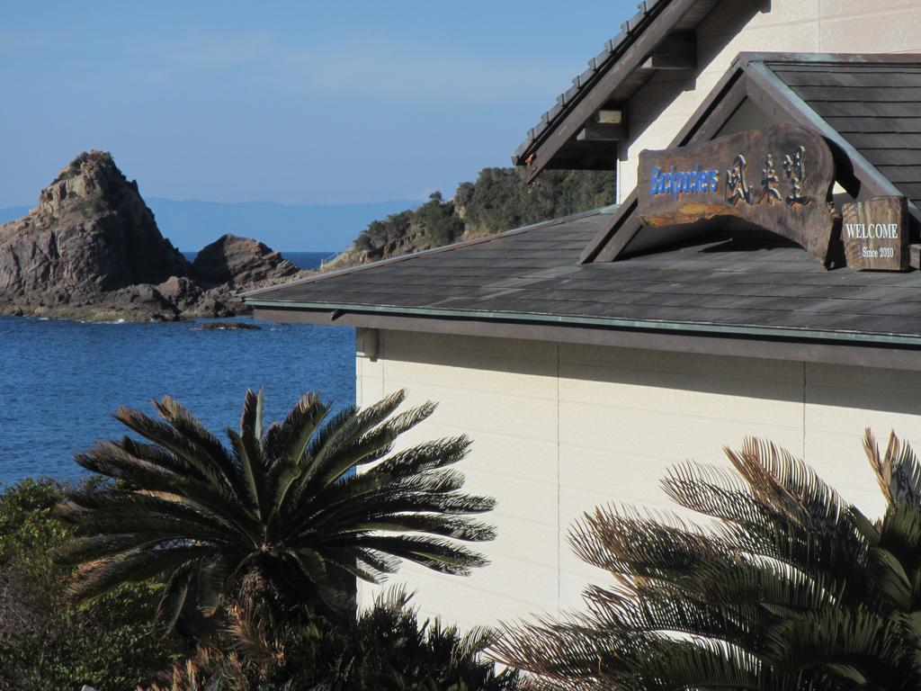 Amakusa West Coast Backpackers Fu-Raibou Ostello Esterno foto
